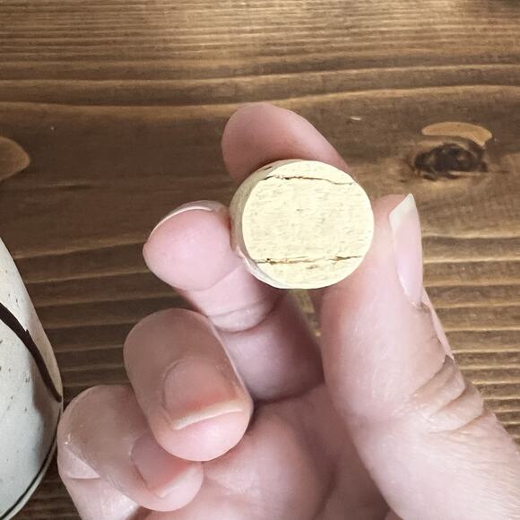 Handcrafted High-Fired Signed 5”Ceramic Olive Oil Bottle, Batya Erdstein, Israel - Picture 6 of 7